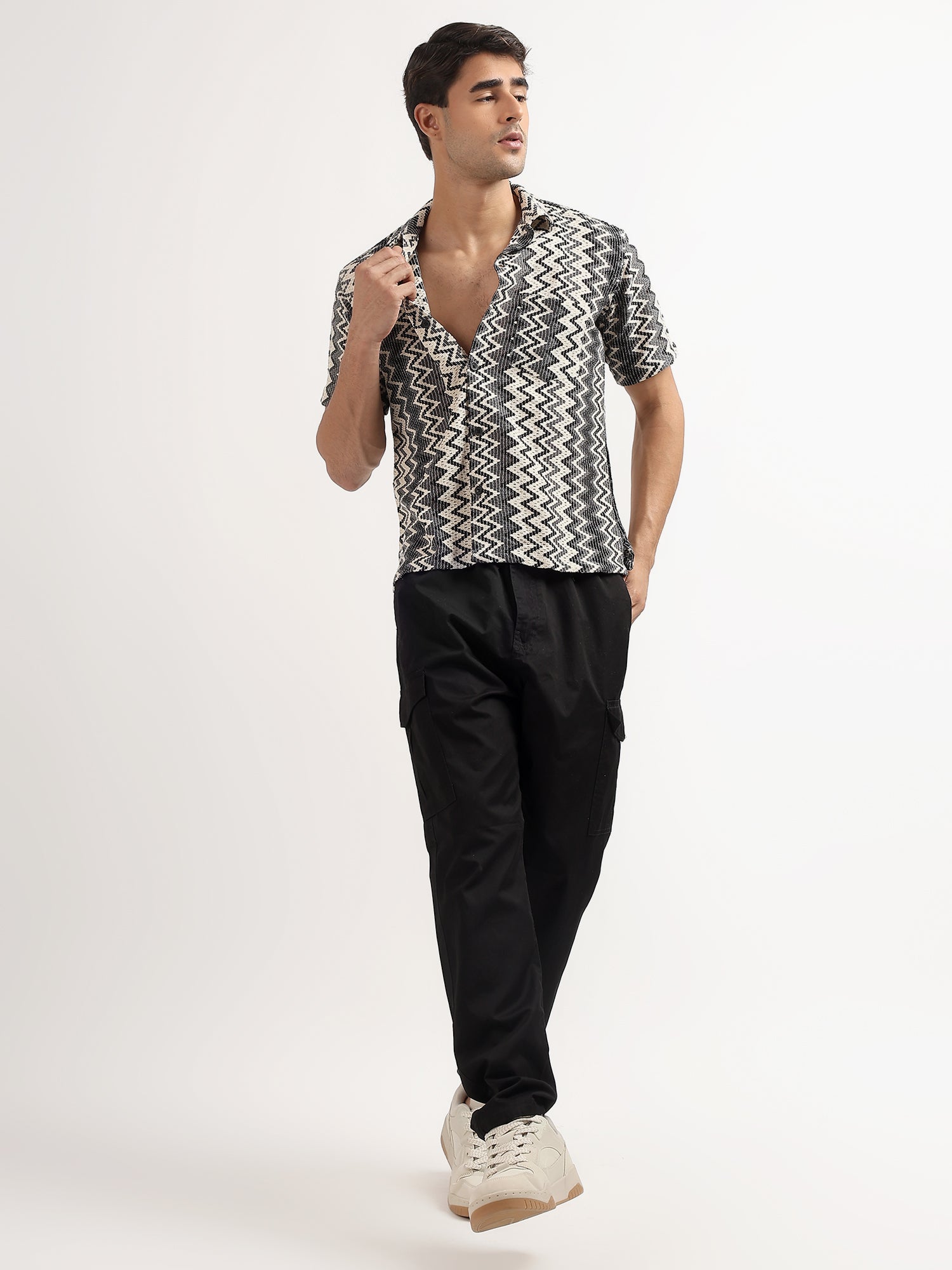 Grey – Cream Zig Zag Knitted Half Sleeves Shirt
