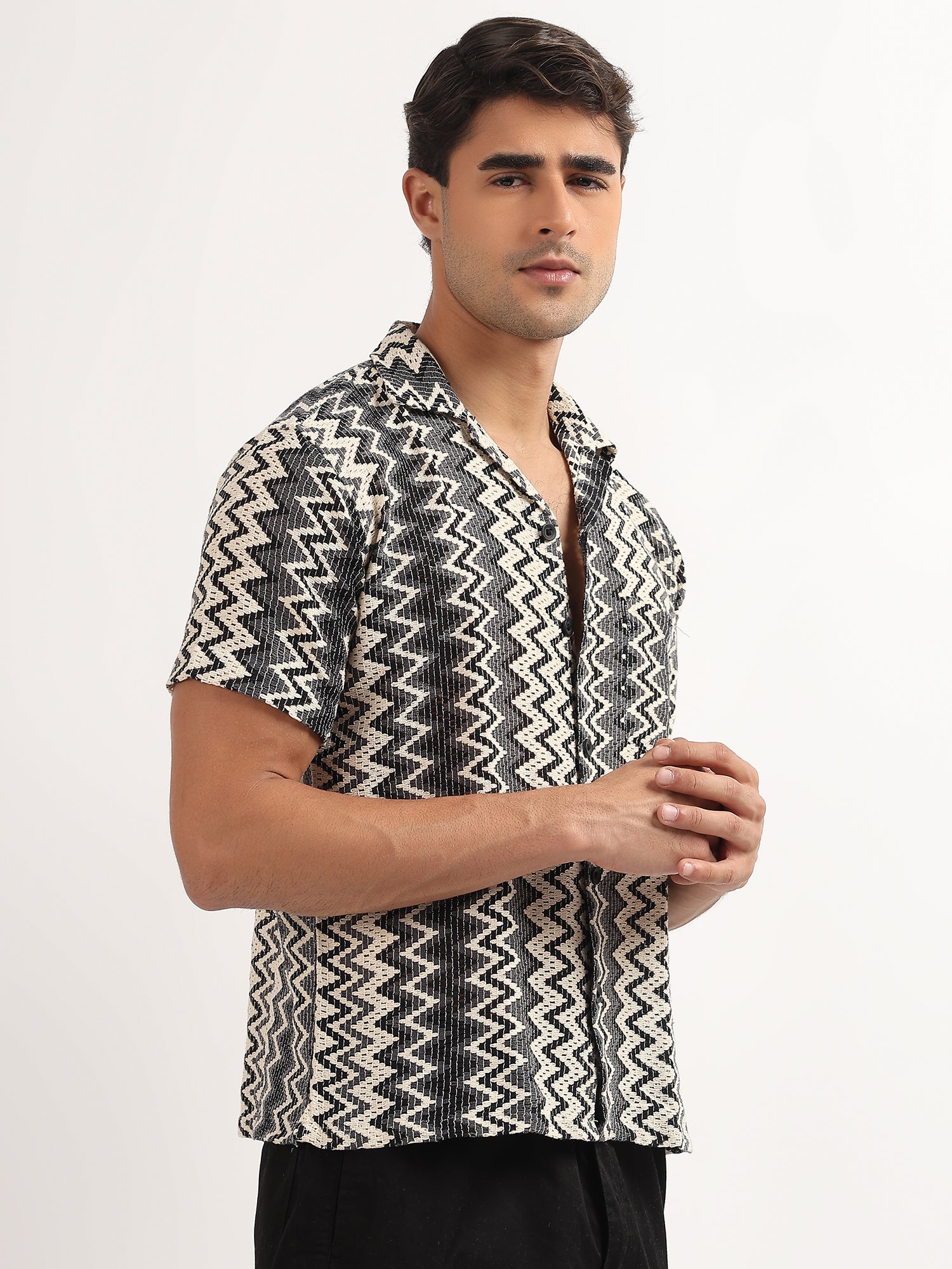 Grey – Cream Zig Zag Knitted Half Sleeves Shirt