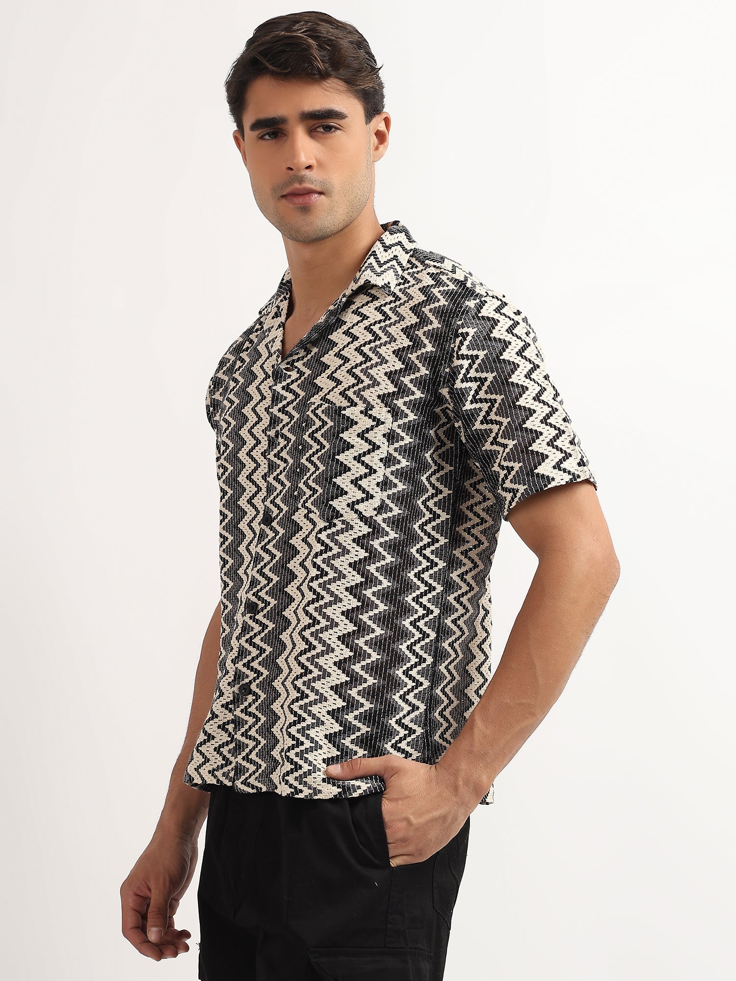 Grey – Cream Zig Zag Knitted Half Sleeves Shirt